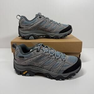 NIB • Women's Moab 3 Size: 7